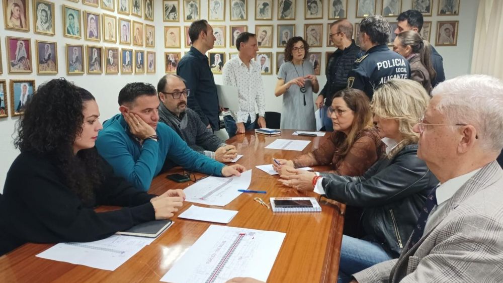 Reunió de la Federació de Fogueres en les Regidories de Festes, Mobilitat, Infraestructures i Seguretat sobre la Gala de Candidates