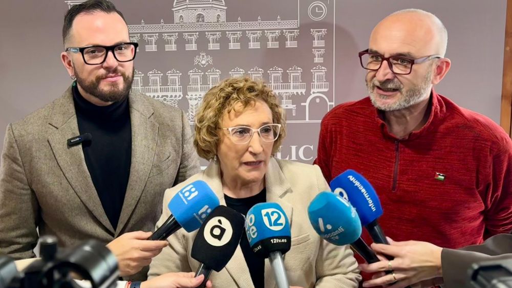Los portavoces de PSOE (Ana Barceló), Compromís (Rafa Mas) y EU Podem (Manolo Copé) Los portavoces de PSOE (Ana Barceló), Compromís (Rafa Mas) y EU Podem (Manolo Copé)