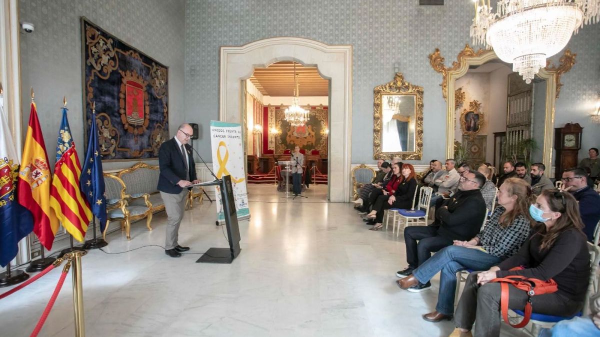 El vicealcalde de Alicante, Manuel Villar, interviene en el Día del Cáncer Infantil El vicealcalde de Alicante, Manuel Villar, interviene en el Día del Cáncer Infantil