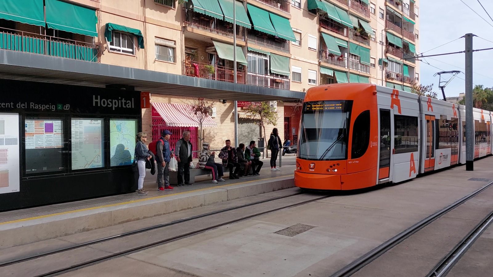 Estació de l'Hospital de la Línia 2 del TRAM d'Alacant Estació de l'Hospital de la Línia 2 del TRAM d'Alacant