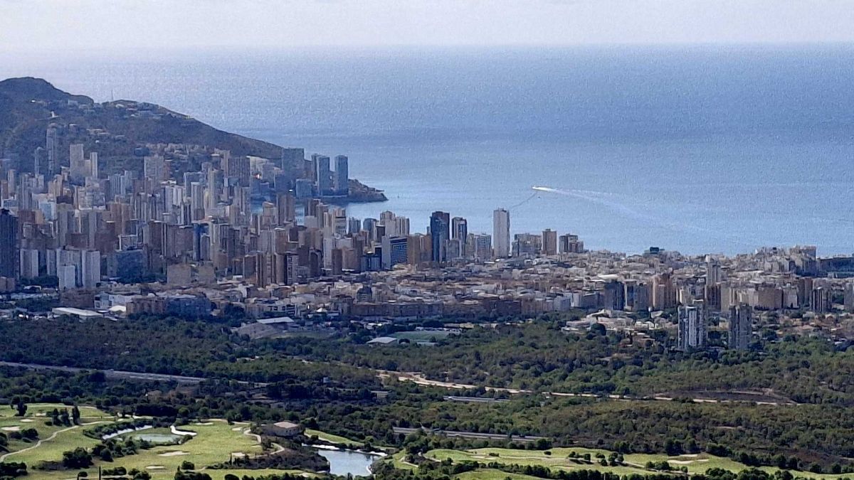 Imágen aérea de la ciudad de Benidorm y el litoral Imágen aérea de la ciudad de Benidorm y el litoral