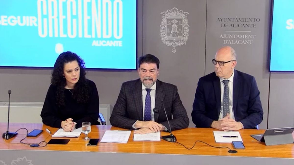 Luis Barcala intervé en roda de premsa sobre l'escàndol de les VPP a Alacant