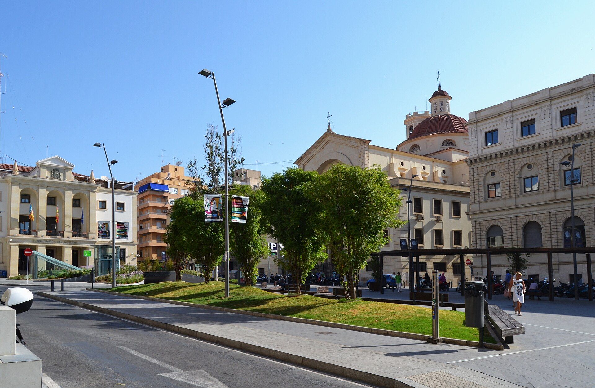 La plaça de la Muntanyeta a Alacant La plaça de la Muntanyeta a Alacant