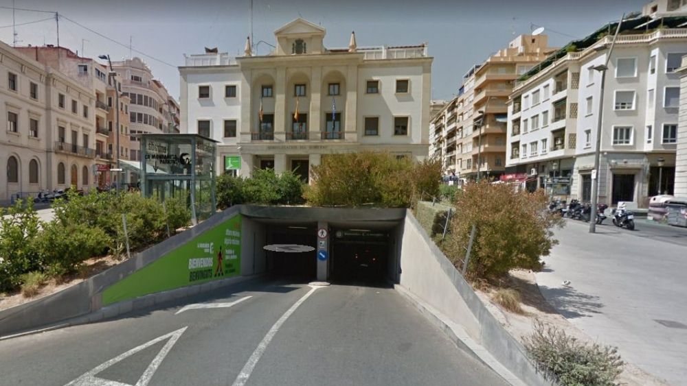 Rampes d'accés a l'aparcament de la Montañeta Rampes d'accés a l'aparcament de la Montañeta