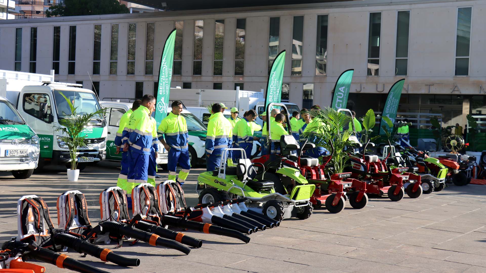 Nova flota del servici de parcs i jardins de Benidorm Nova flota del servici de parcs i jardins de Benidorm