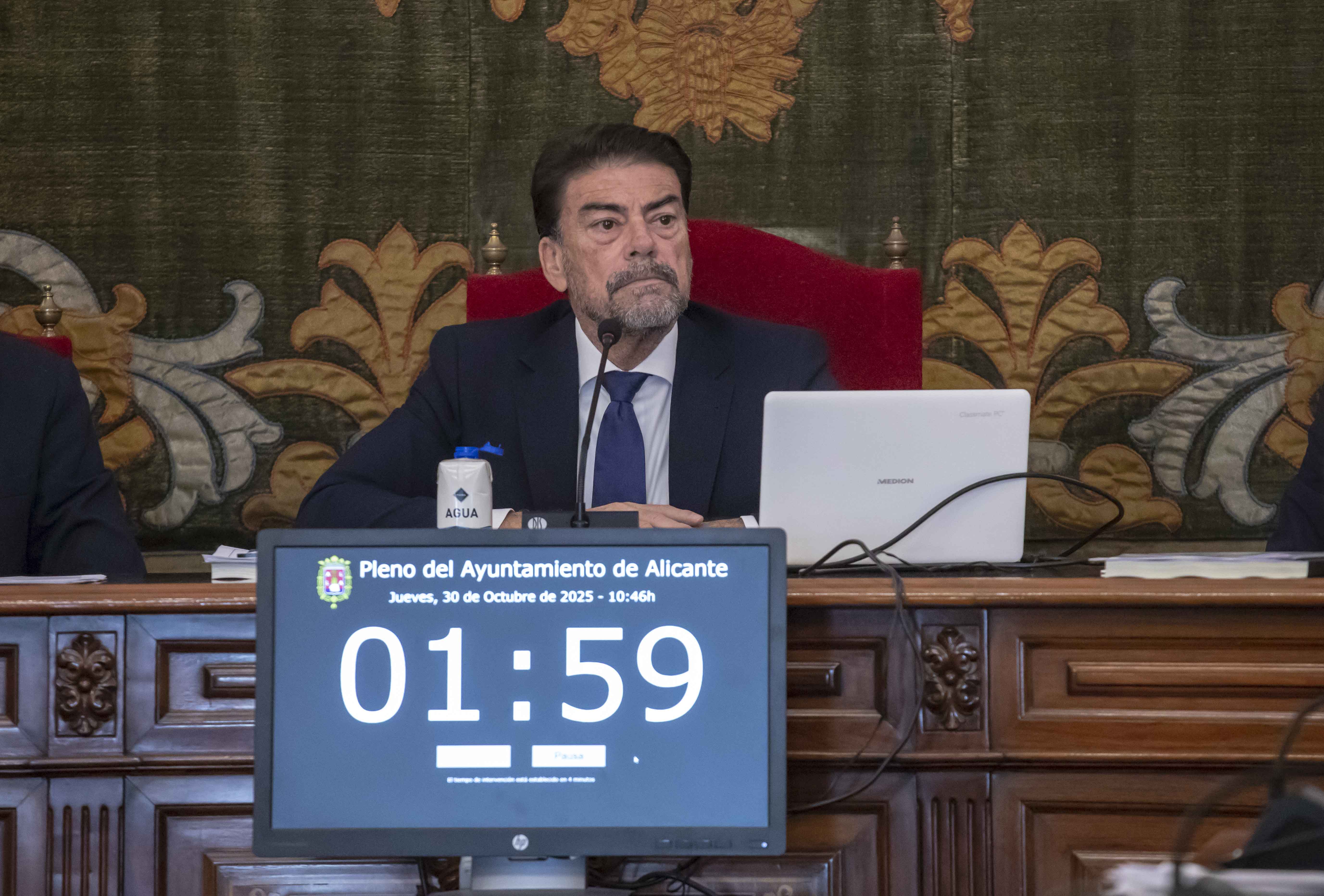 El alcalde Luis Barcala en el pleno municipal de octubre de 2025 El alcalde Luis Barcala en el pleno municipal de octubre de 2025