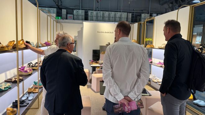 Vicente Pastor visita una empresa de calçat - Imatge AVECAL Vicente Pastor visita una empresa de calçat - Imatge AVECAL