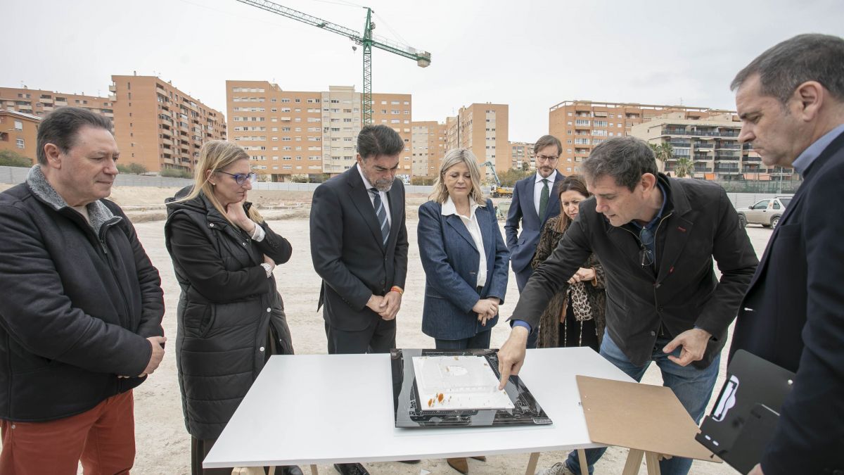 La consellera Carmen Ortí i l'alcalde Luis Barcala visiten les obres del CEE El Somni en Alacant