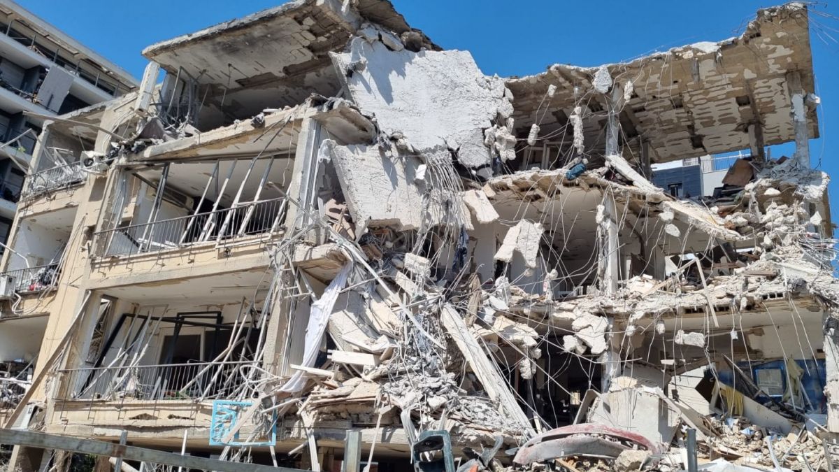 Un edifico en Israel atacado por un misil iraní en la guerra de los doce días el pasado mes de julio (Fuente: Wikimedia Commons)