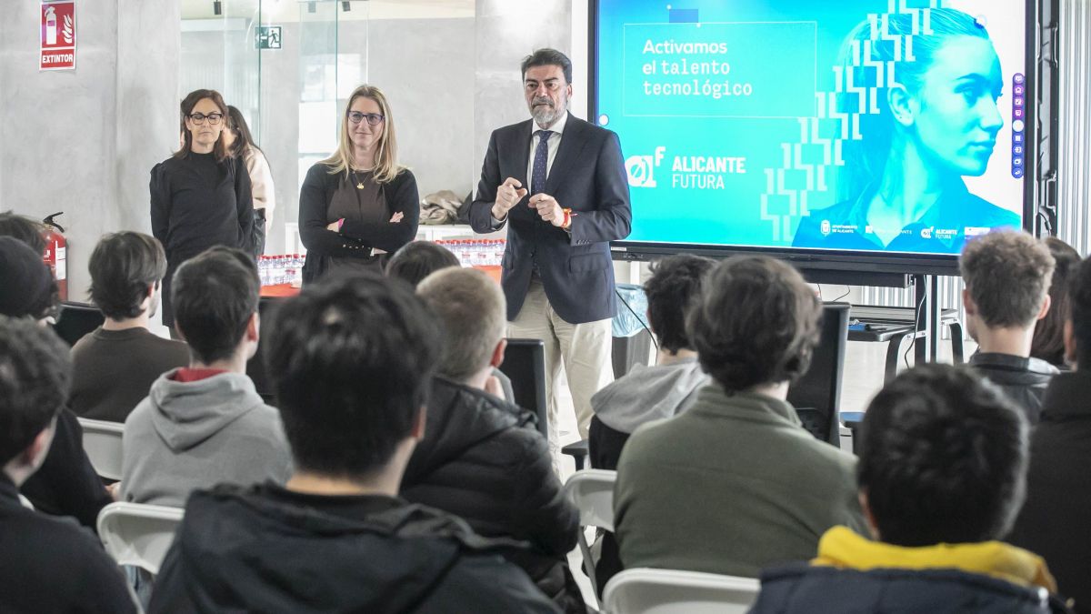 Barcala presenta el el nuevo Territorio Futura en Alicante Barcala presenta el el nuevo Territorio Futura en Alicante