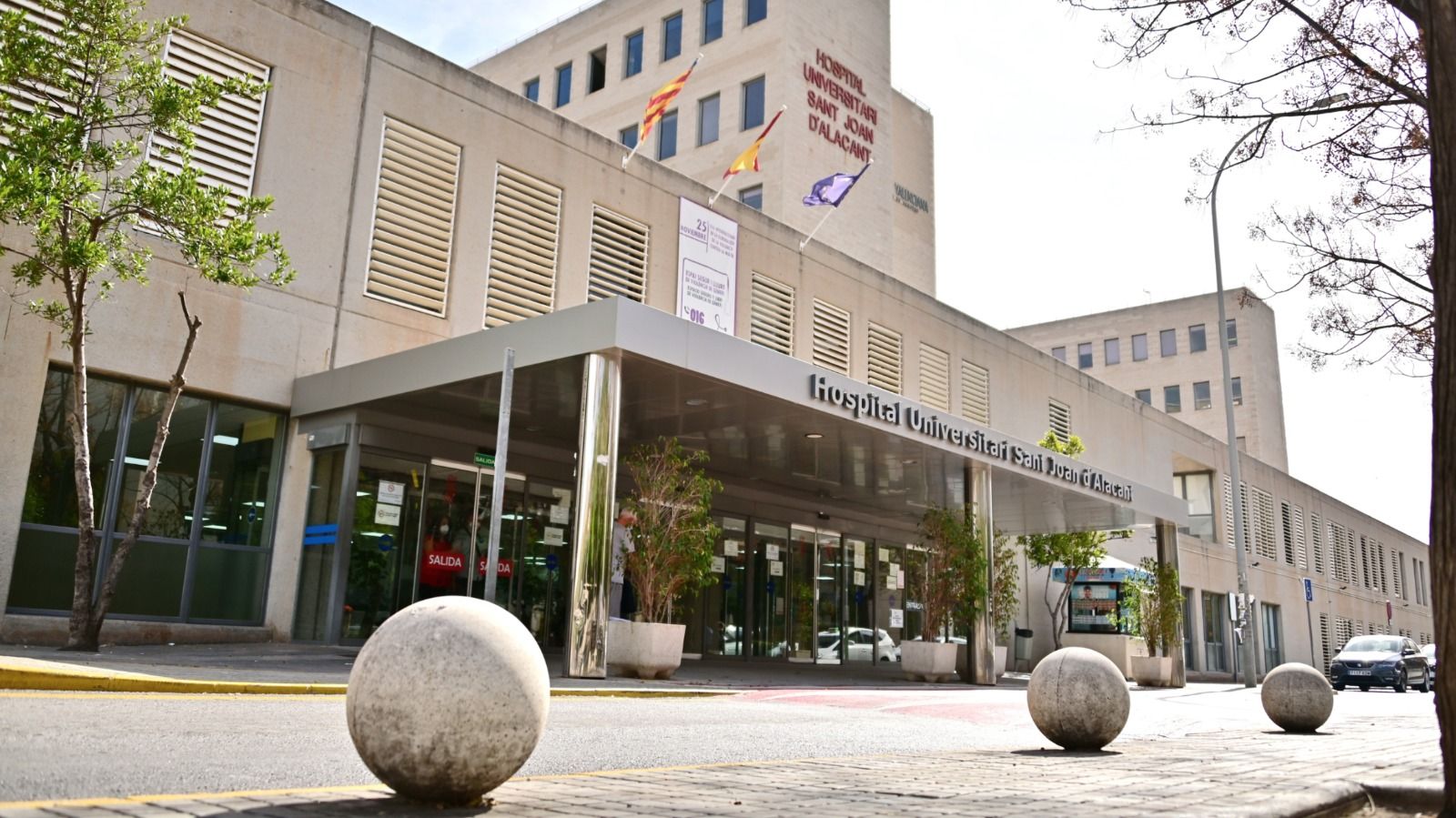 Façana principal de l'hospital de Sant Joan d'Alacant