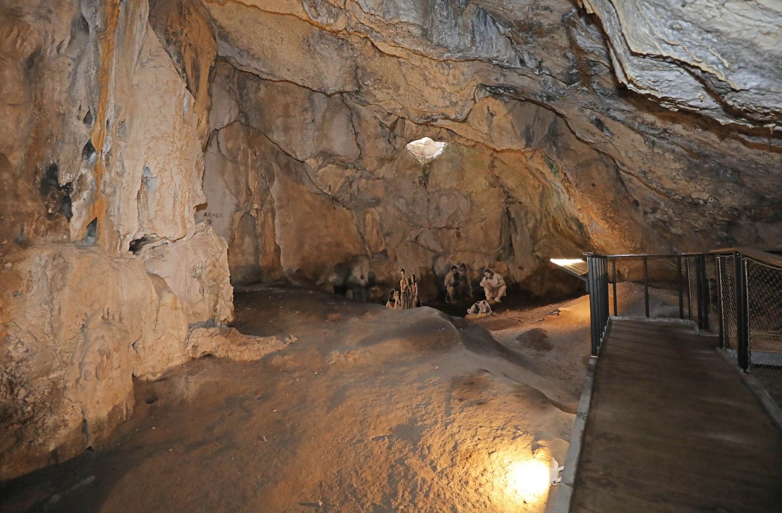 Jaciment arqueològic de la Cova de l'Or de Beniarrés, a l'interior de la província d'Alacant Jaciment arqueològic de la Cova de l'Or de Beniarrés, a l'interior de la província d'Alacant