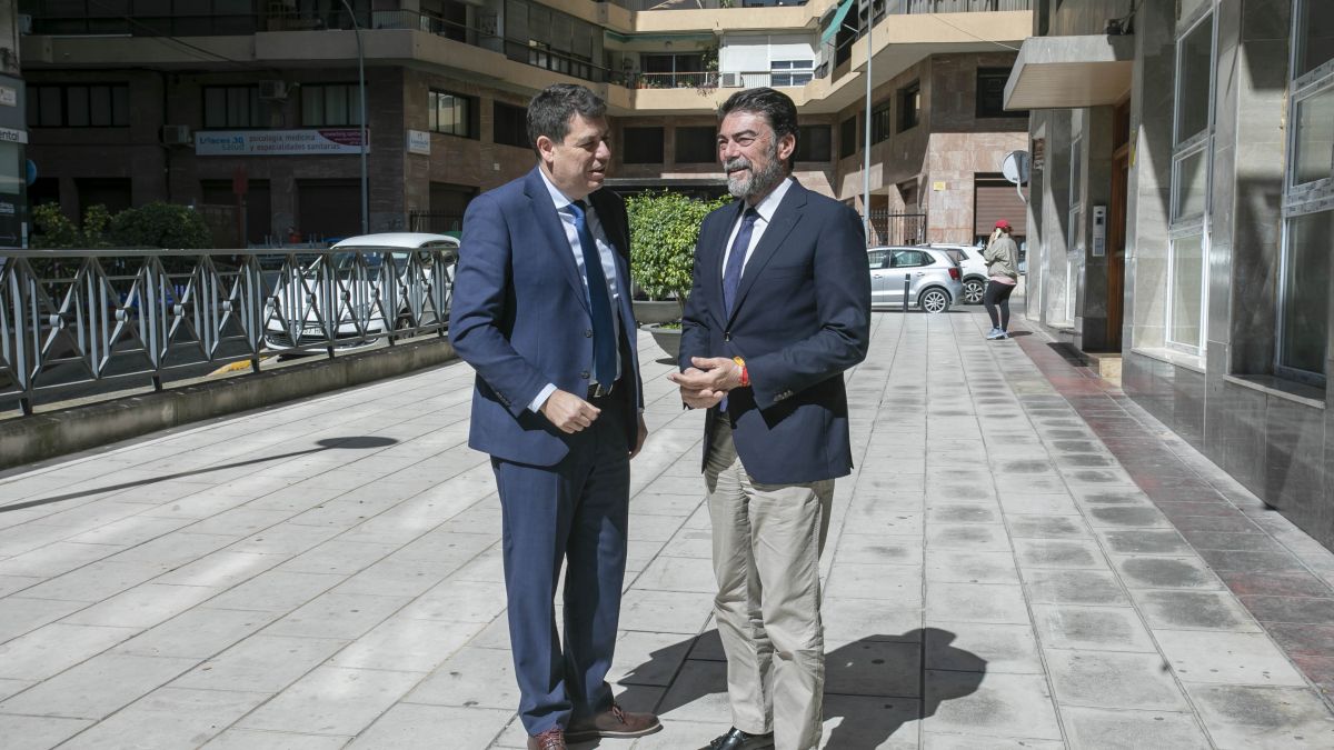 El president de CEV Alacant, César Quintanilla, i l'alcalde Luis Barcala