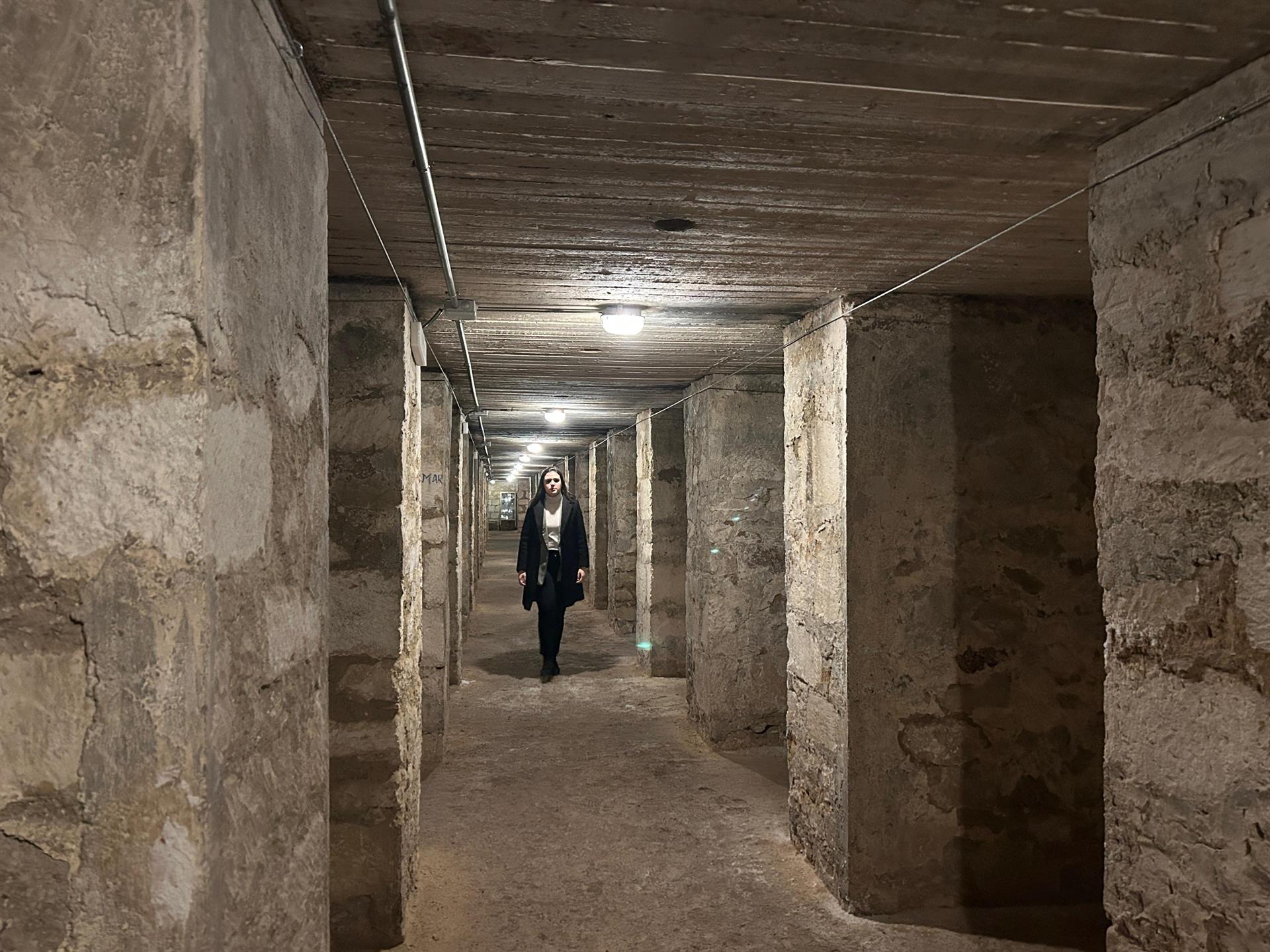Interior de un refugio antiaéreo de la Guerra Civil en Alicante