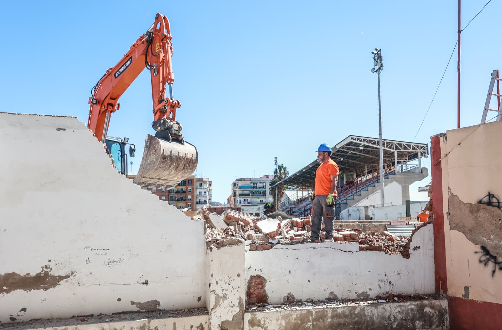 Demolició del vallado del antiguo Pepico Amat Demolició del vallado del antiguo Pepico Amat