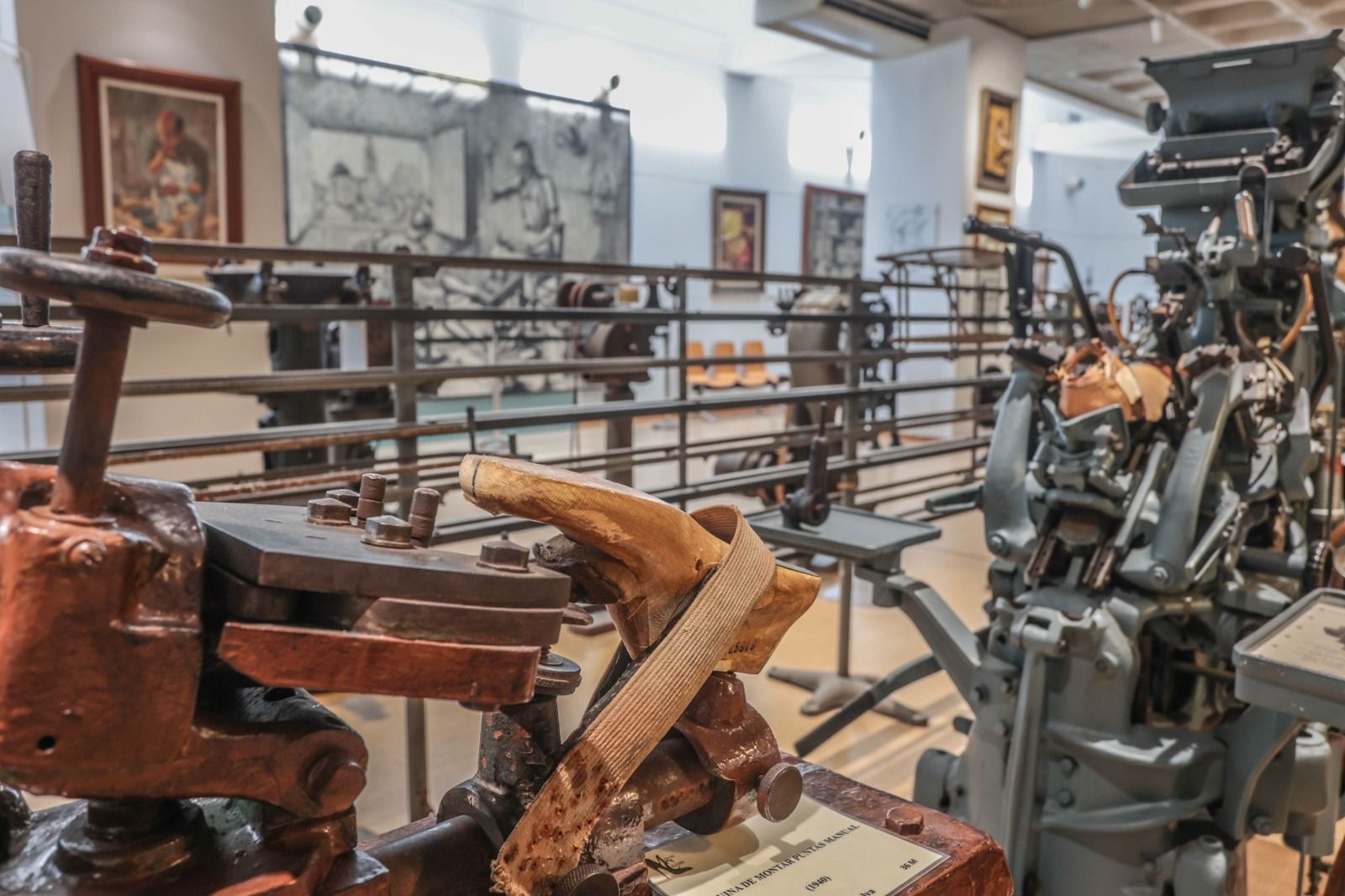 Una màquina en el Museu del Calçat d'Elda