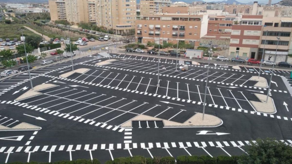 Aparcamiento en el barrio de San Gabriel