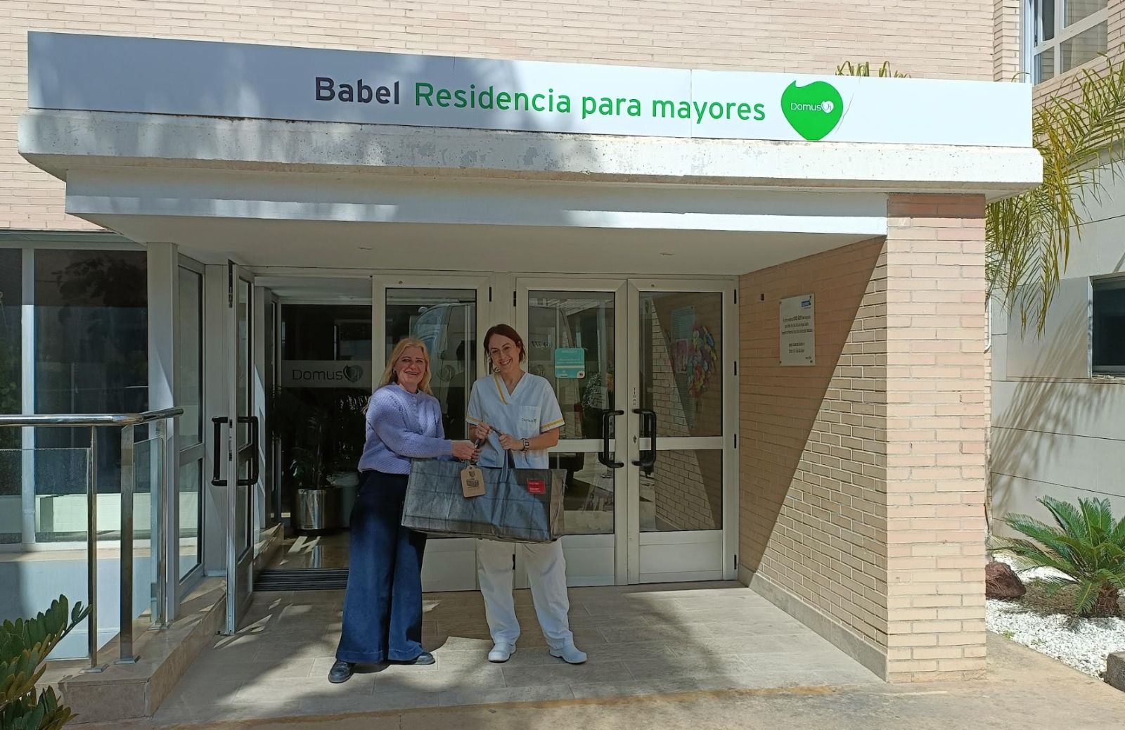 Projecte 'Equipatge de mà' del MACA a les residències d'Alacant Projecte 'Equipatge de mà' del MACA a les residències d'Alacant