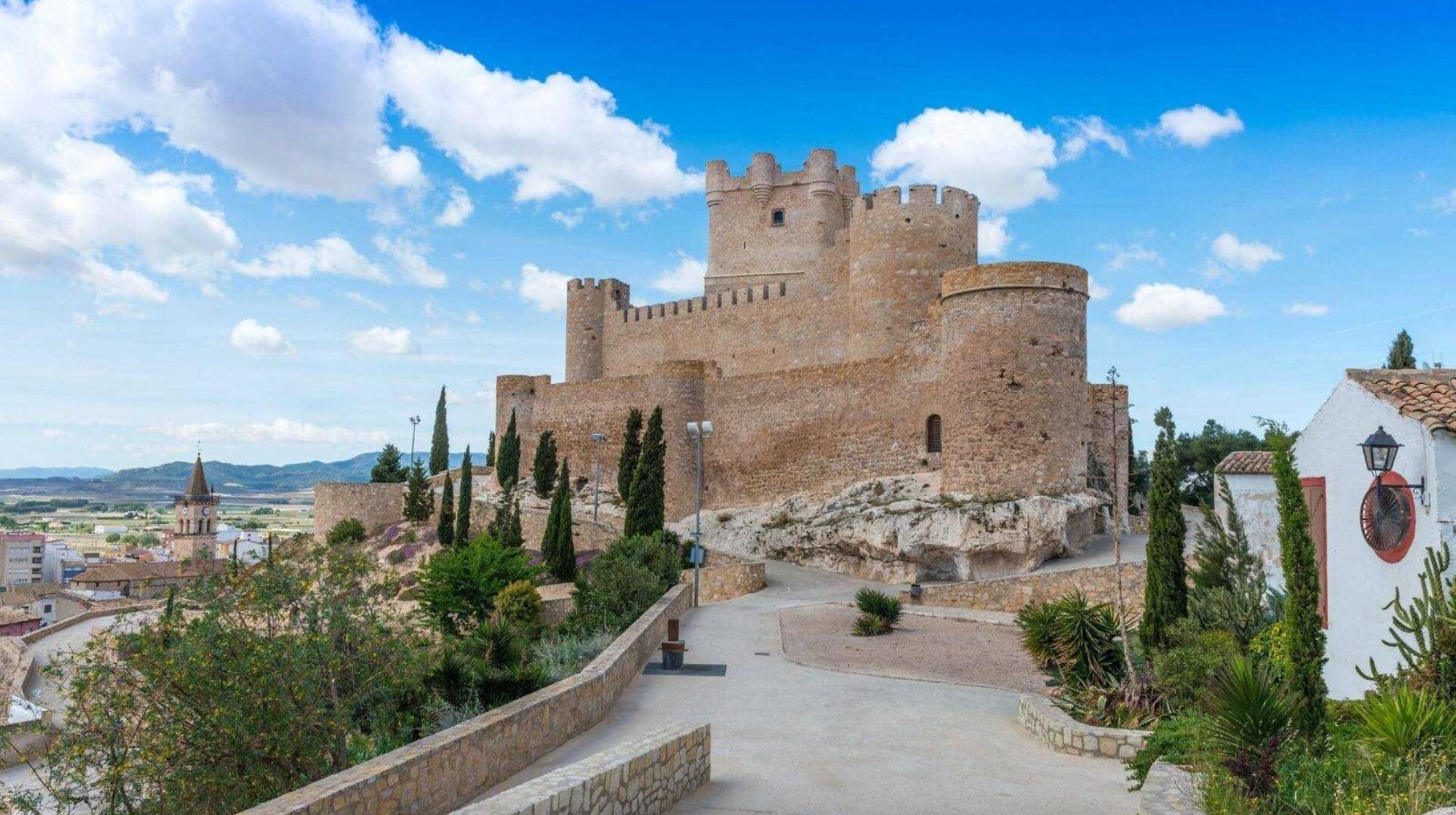 El castell de la Talaia de Villena sàrriá l'escenari de l'adaptación de 'The People of the Book' El castell de la Talaia de Villena sàrriá l'escenari de l'adaptación de 'The People of the Book'