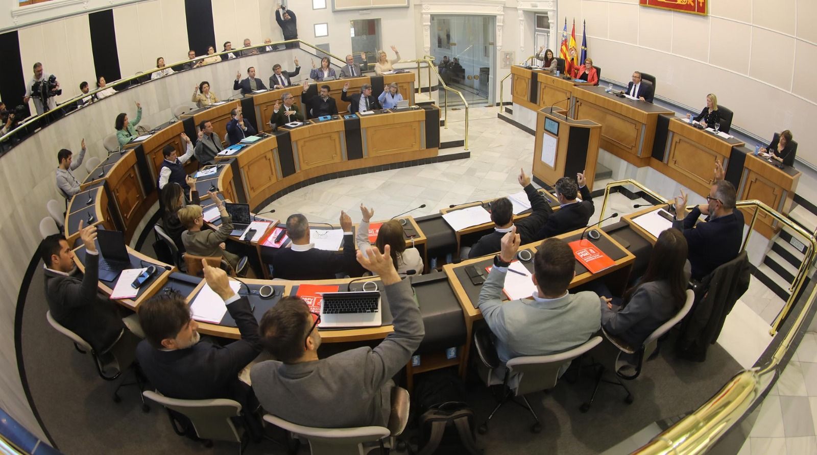 Ple extraordinari de la Diputació d'Alacant sobre el Bo Comerç