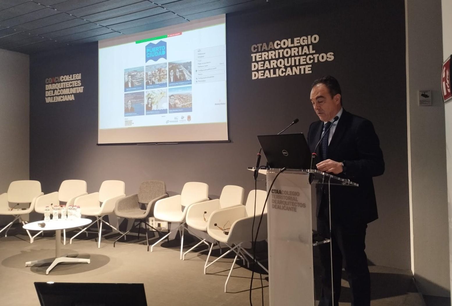 El regidor Antonio Peral participa en un debat sobre planejament al Col·legi d'Arquitectes d'Alacant