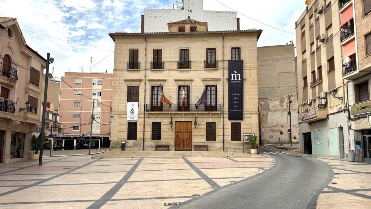 Fachada del Ayuntamiento de Monóvar 