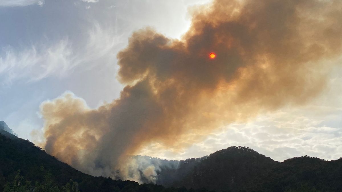 Incendi en la serra del Maigmó en Alacant (Foto: Carles Cortés - Laboratori de Climatologia de la UA)