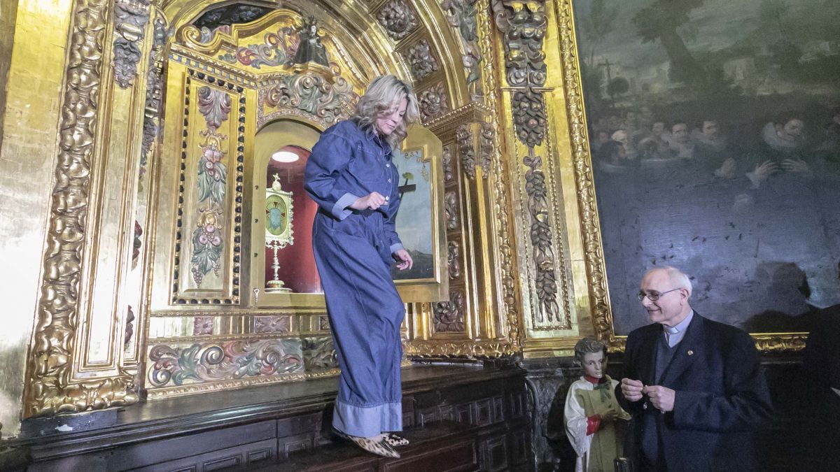 La regidora Cristina García en la Prova de Claus del camarí de la Santa Faç