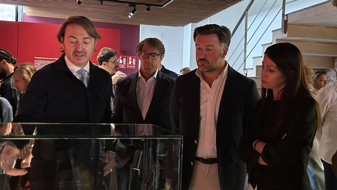 El MAHE inaugura la exposicion %E2%80%98La huella de Dionisos con obras originales de Picasso y Dali 15 scaled 1170x659