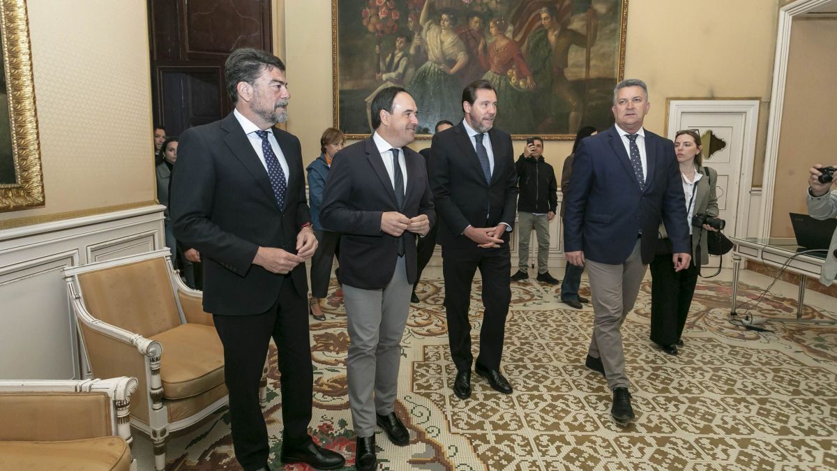 Barcala, Pérez Llorca, Puente i Martínez Mus abans de l'acte del Parc Central d'Alacant
