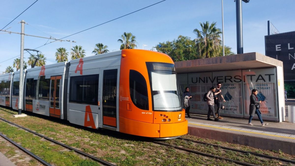 Parada de la UA del TRAM d'Alacant Parada de la UA del TRAM d'Alacant