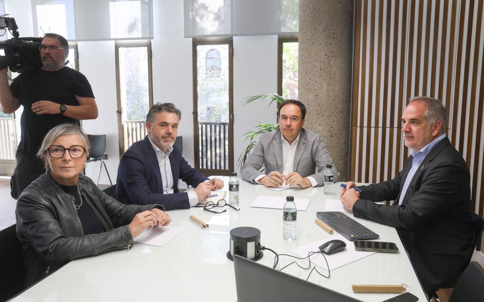 Pérez Llorca visita l'Ajuntament de Sant Joan