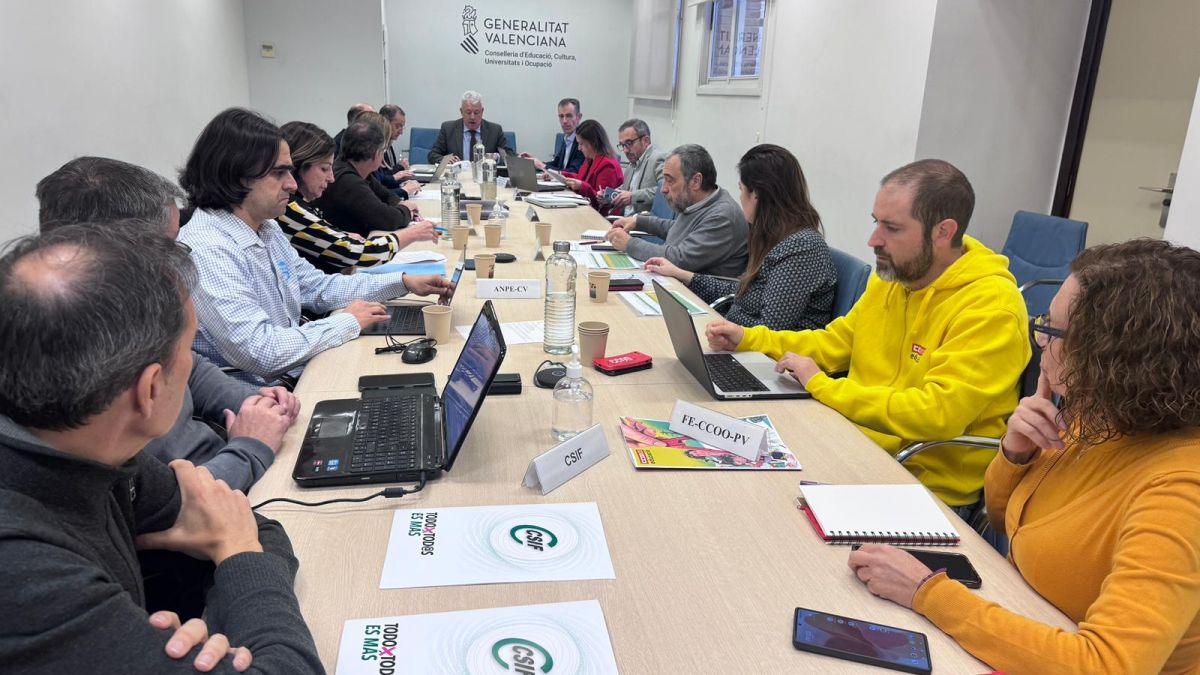 Reunió de sindicats i Conselleria d'Educació en una imatge d'arxiu