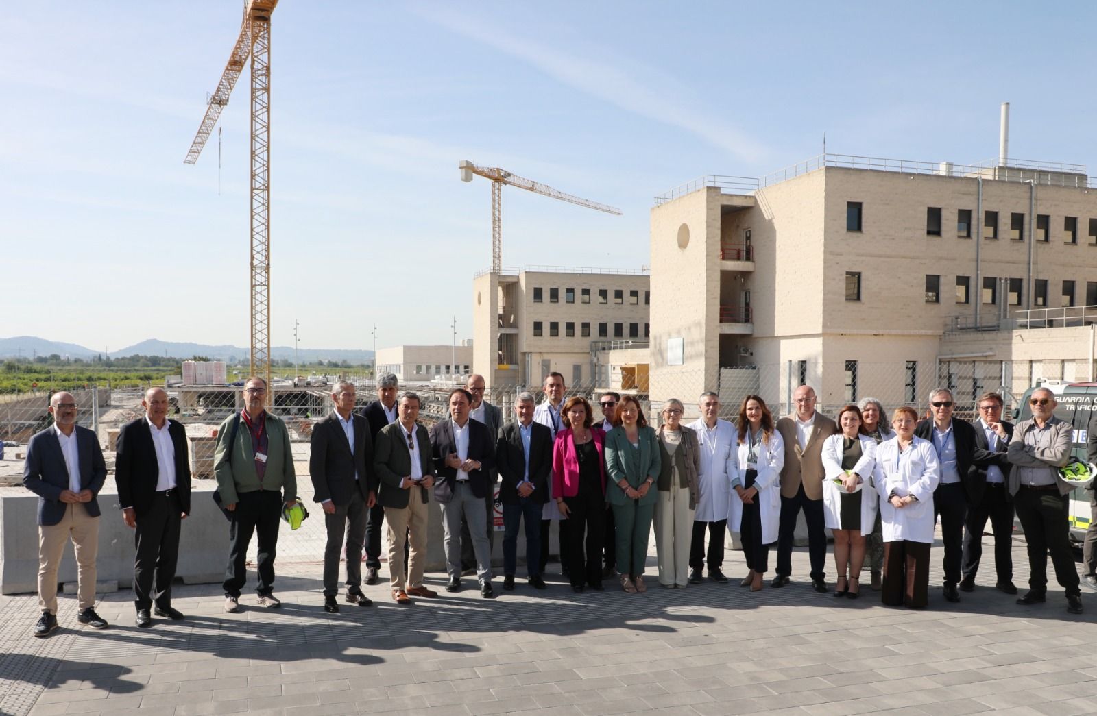 Visita de Pérez Llorca a las obras del hospital de Orihuela