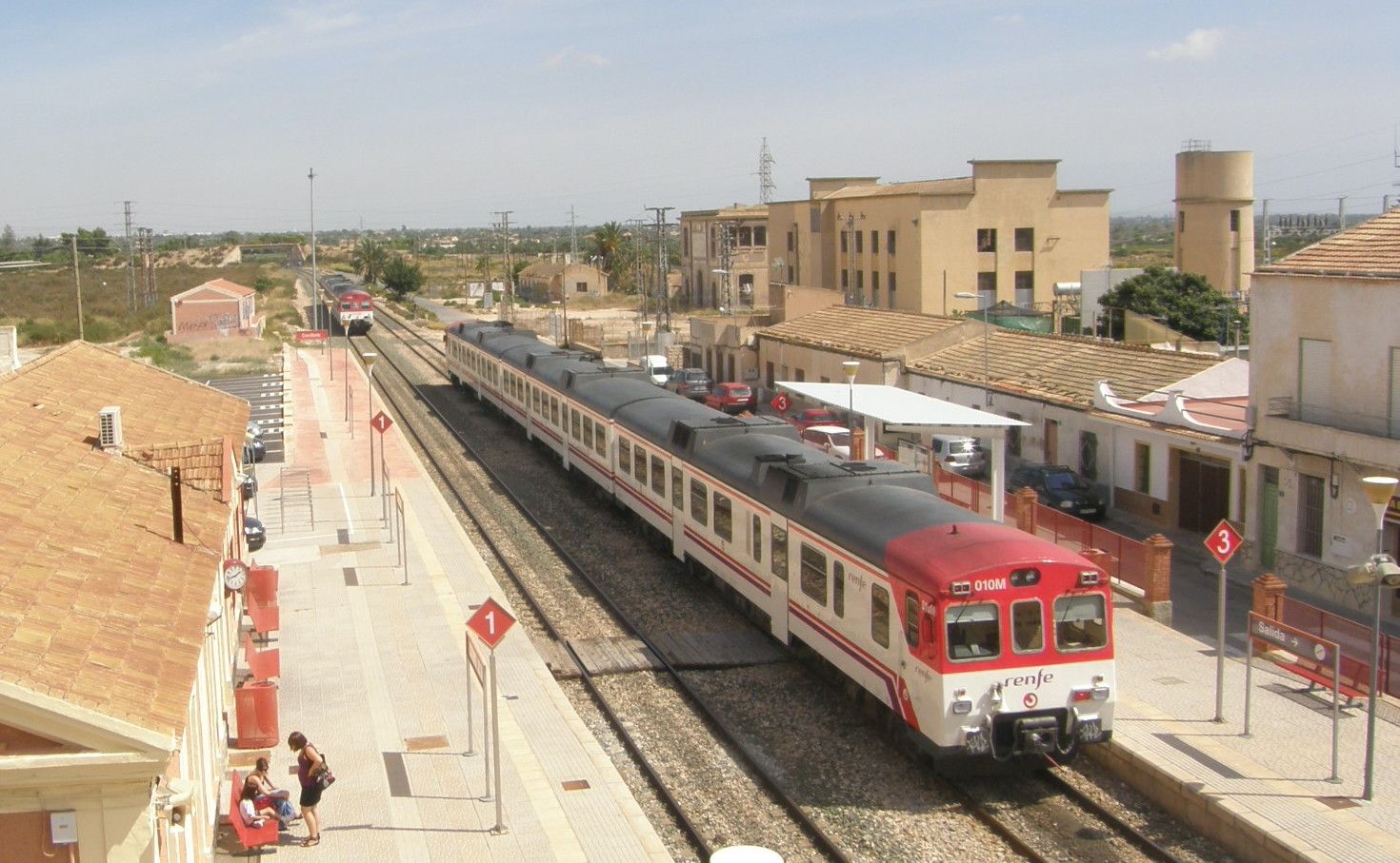 Estación de tren de la línea C1 de Cercanías entre Elche y Alicante