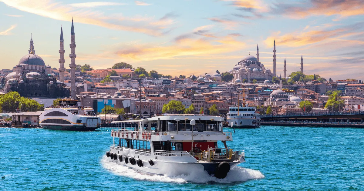 Imagen de un crucero por el Bósforo en Estambul