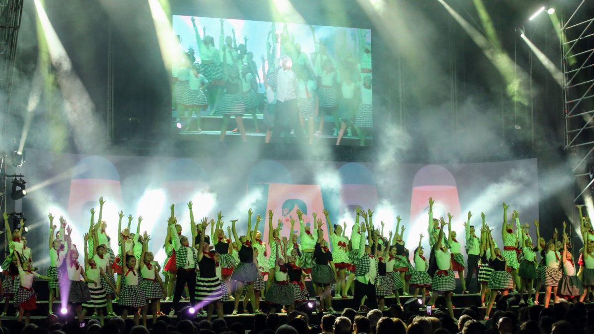 Espectacle 'Temps de Festa' en l'elecció de la Bellesa Infantil