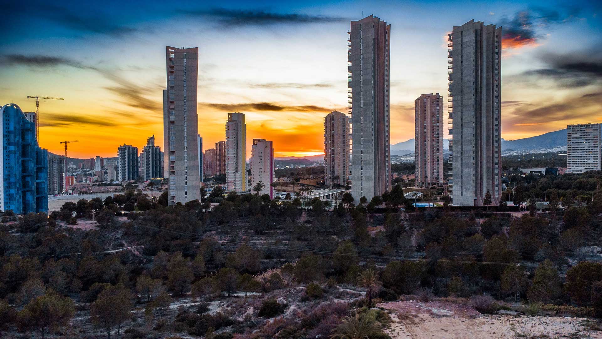 Rascacielos de Benidorm al atardecer