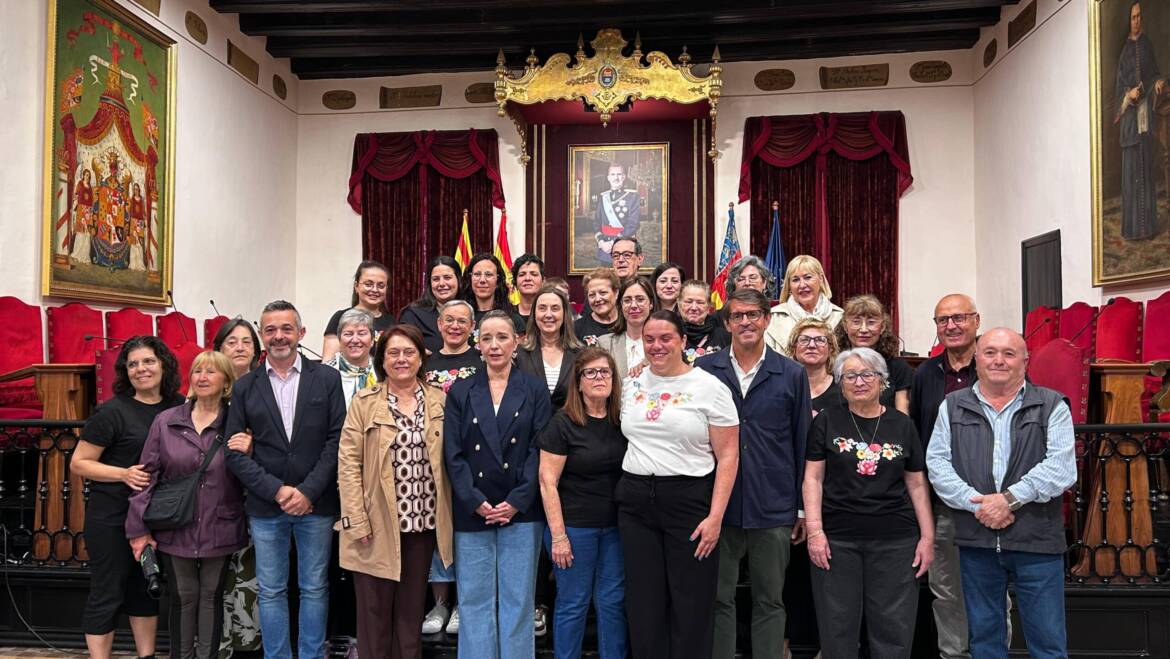 Elche conmemora el Dia Mundial de lucha contra el Cancer de Ovario 4 scaled 1170x659