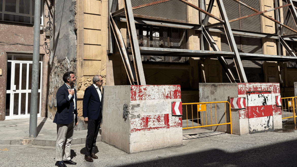 Pablo Ruz visita el edificio de Riesgos El Progreso