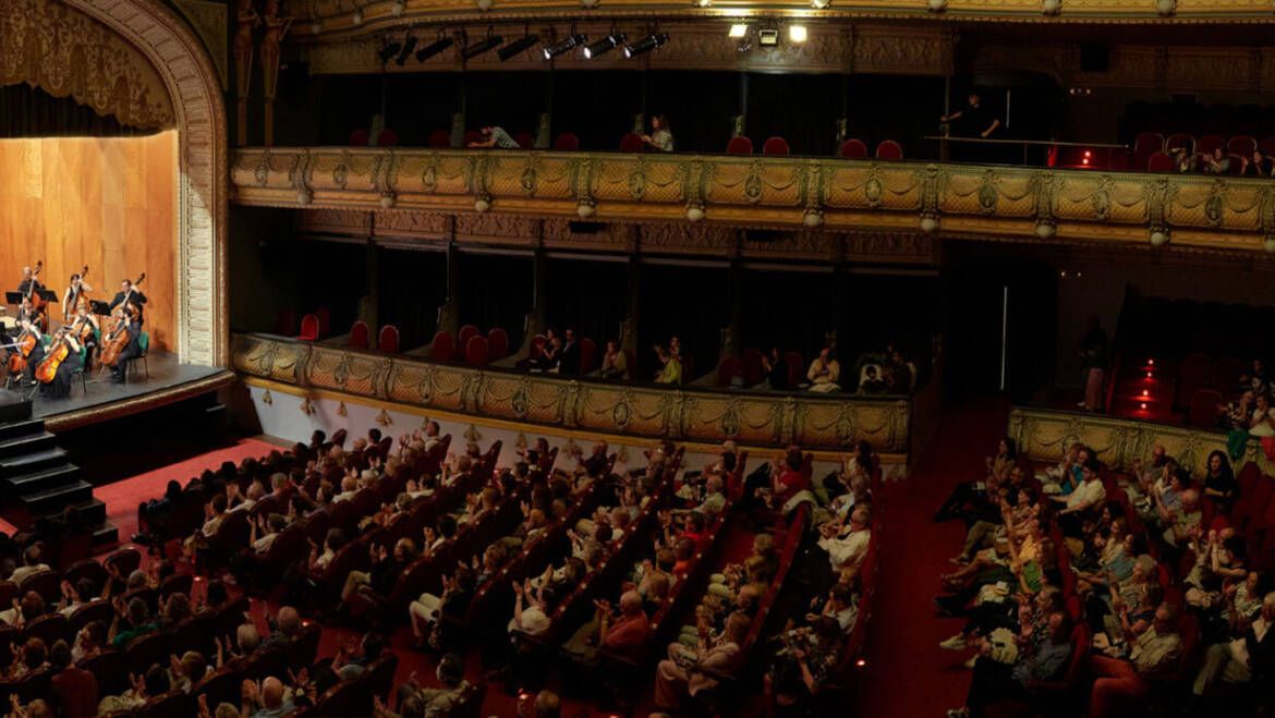 panoramica interior 2048x693 1 1170x659