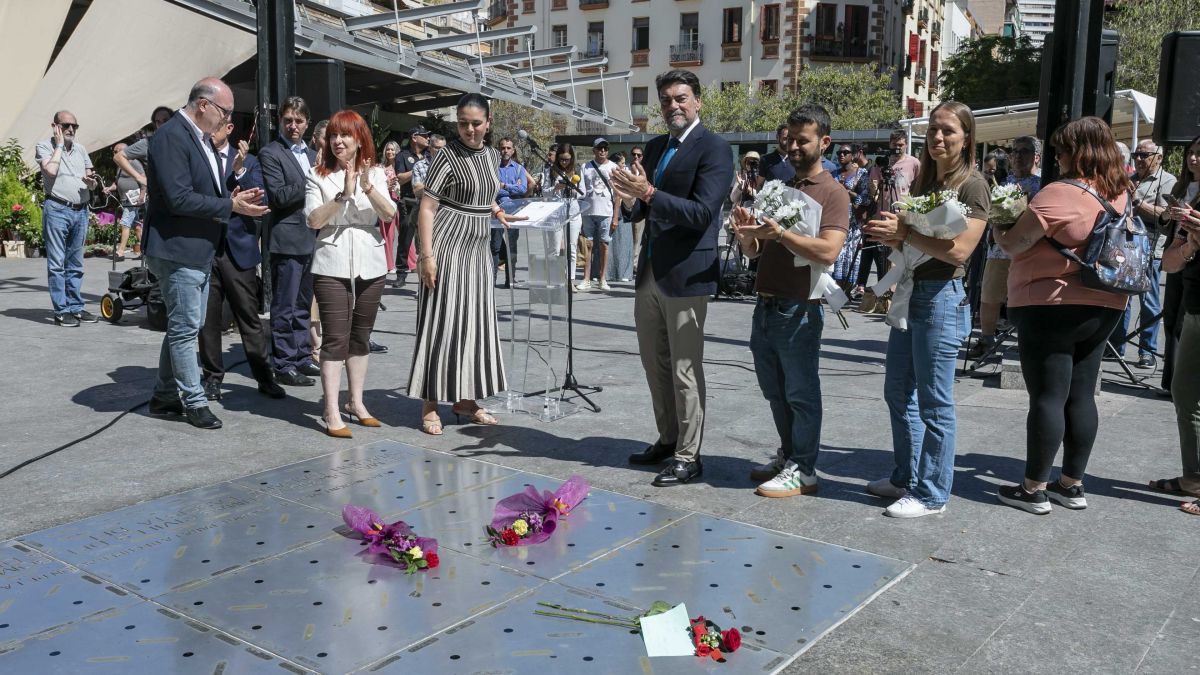 Acto en homenaje a las víctimas del bombardeo en el Mercado Central de Alicante