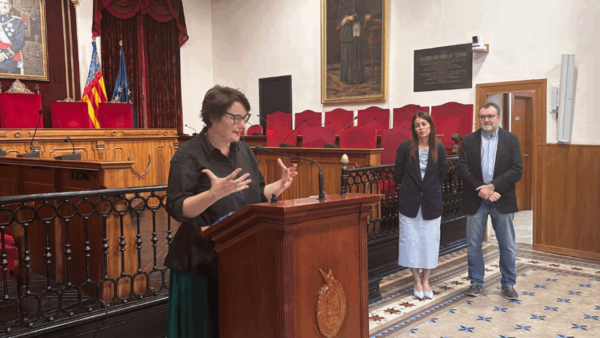 Un reportaje sobre el destino de la ropa usada recibe el VI Premio Vicente Verdu de Periodismo e Innovacion 1170x659