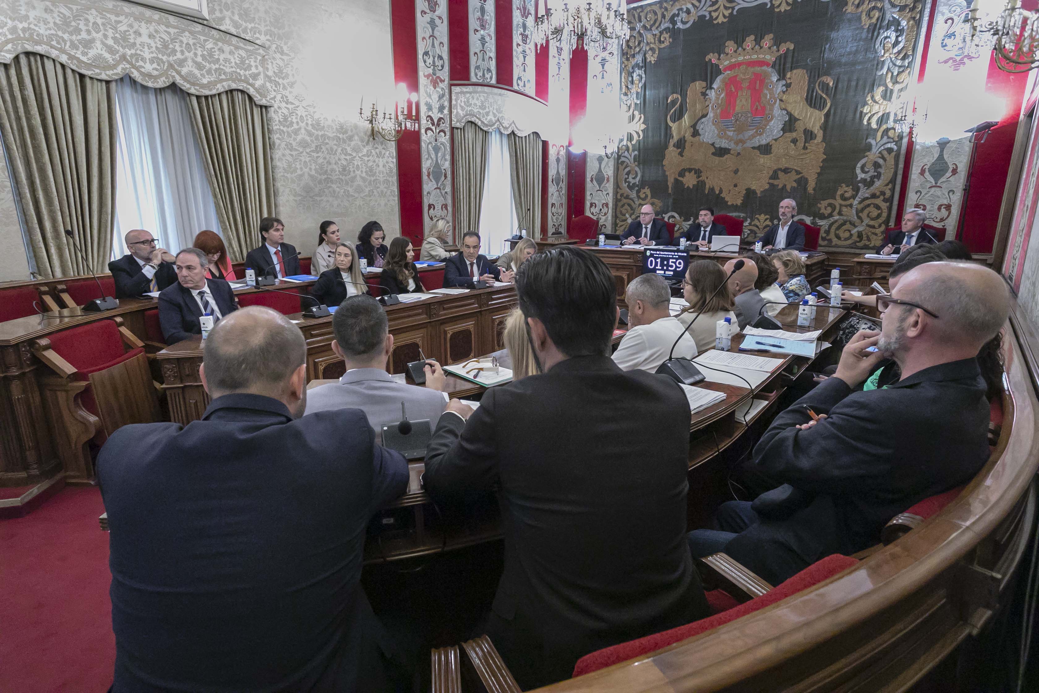 Ple de maig a l'Ajuntament d'Alacant