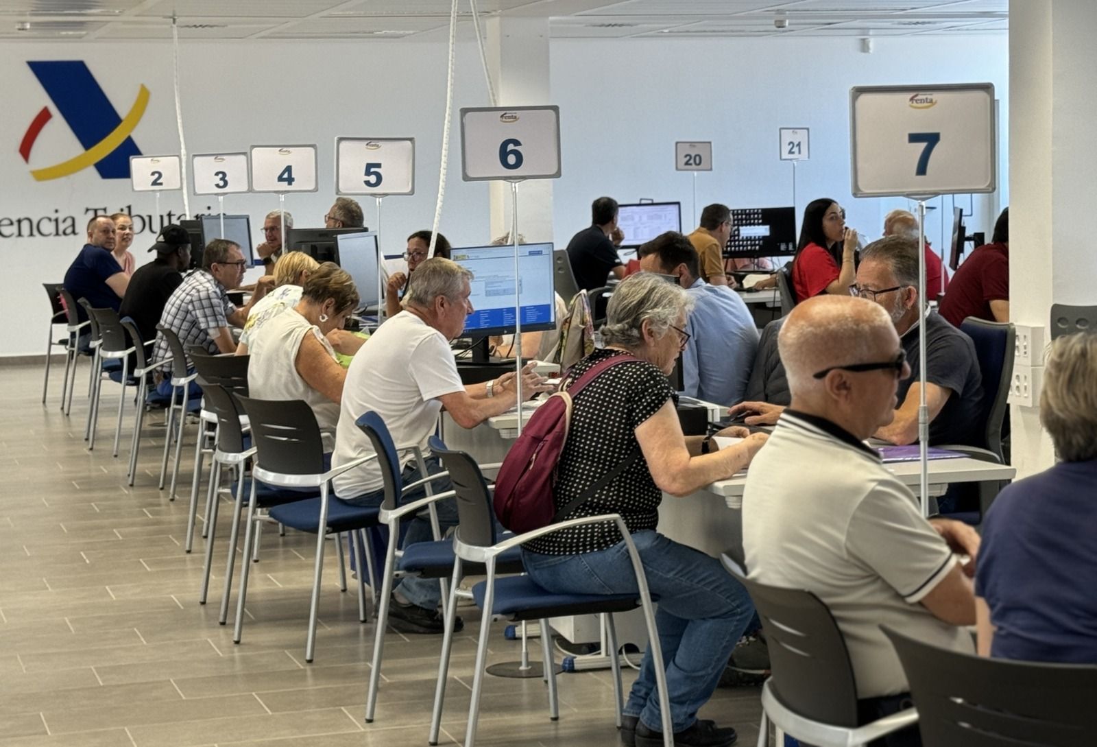 Servicio presencial y gratuito para presentar la declaración de la renta en Alicante