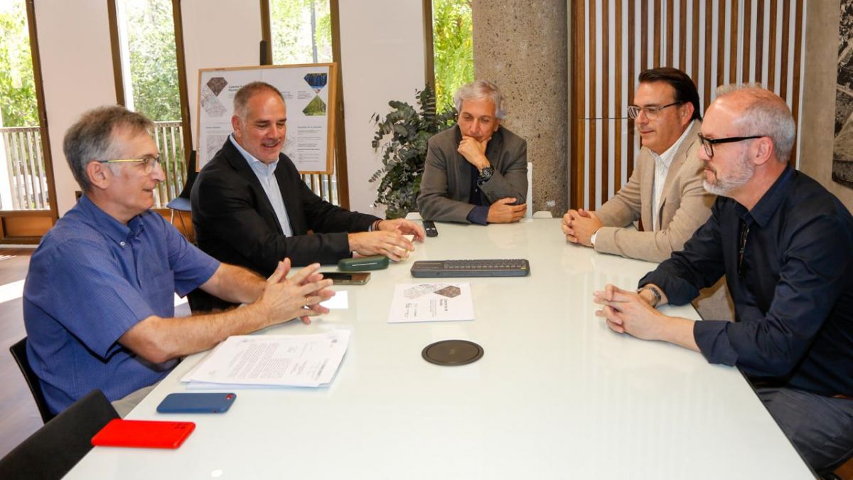Reunión de Raúl Mérida con los alcaldes de Sant Joan d'Alacant y Mutxamel Reunión de Raúl Mérida con los alcaldes de Sant Joan d'Alacant y Mutxamel