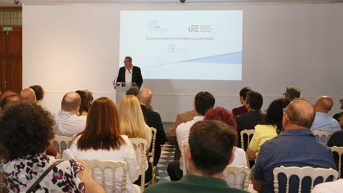 Toni Pérez preside la jornada de presentación e la Unidad de Inteligencia Económica Territorial