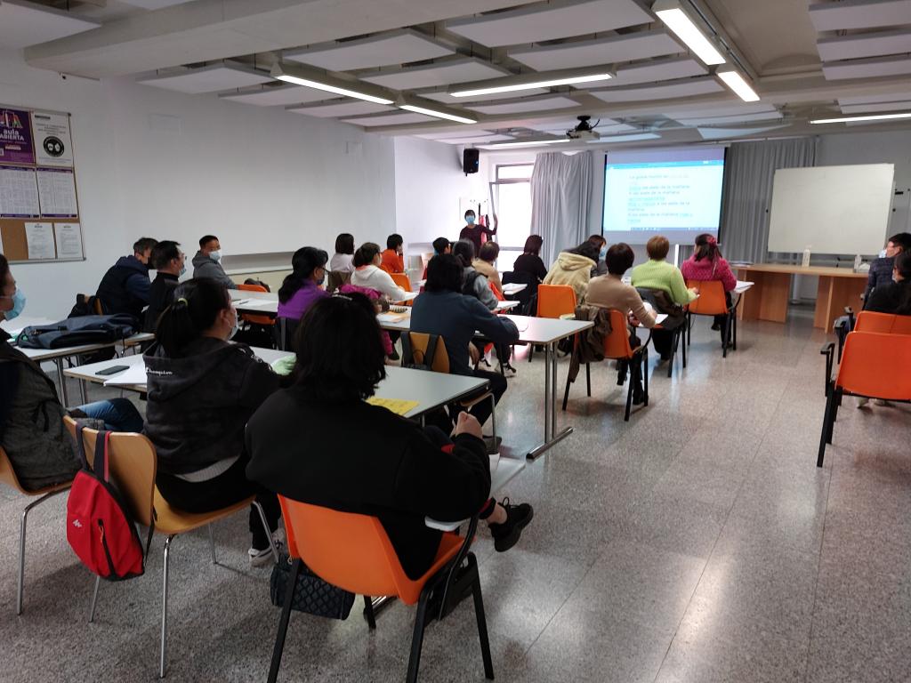 Curs d'espanyol per a persones migrants Curs d'espanyol per a persones migrants