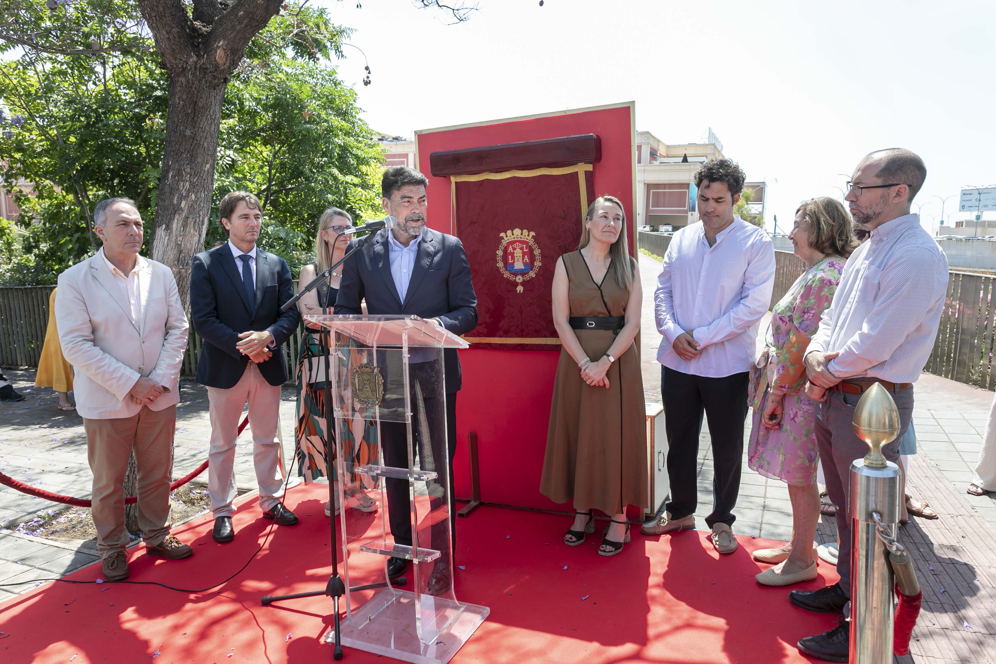 L'alcalde Luis Barcala inaugura la passarel·la Florentino Regalado a Alacant
