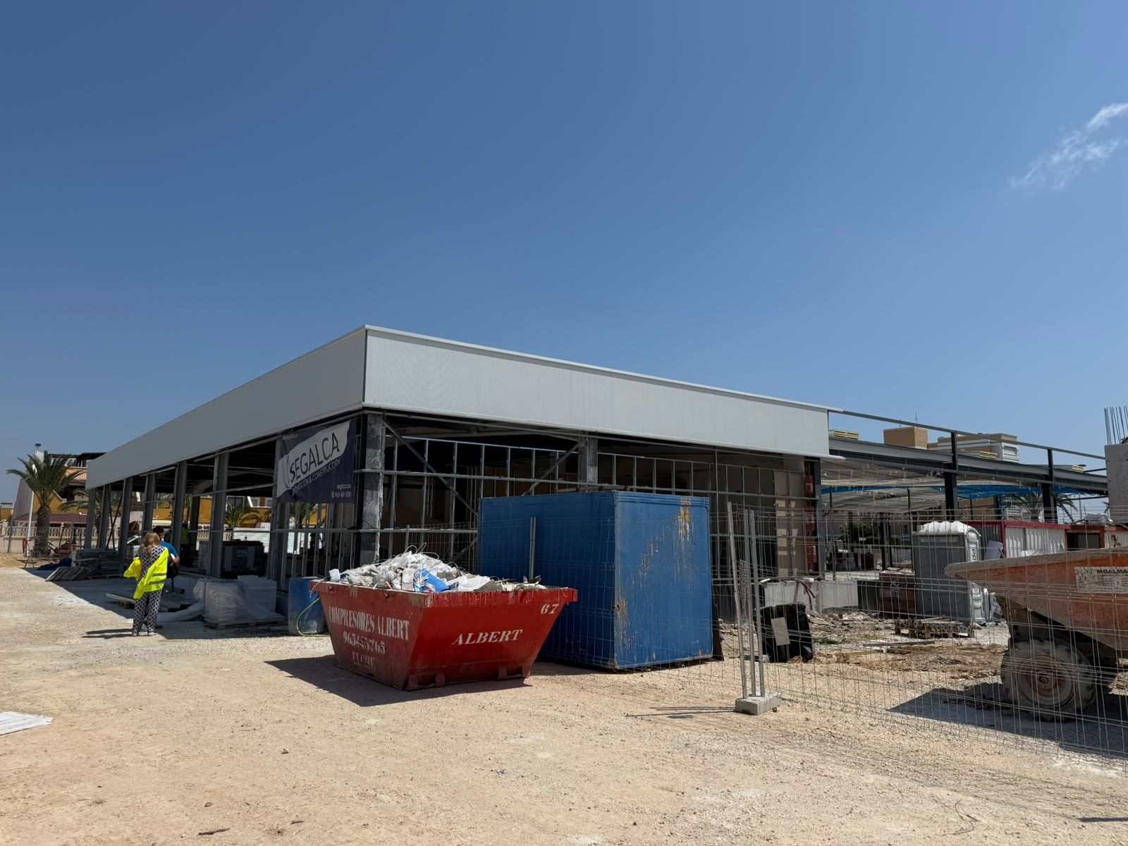 Obras del nuevo supermercado en Arenales del Sol